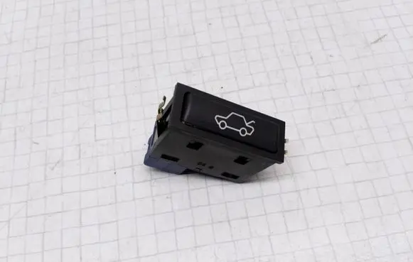 BMW 5 E39 Tailgate opening switch 61318365579 03052500 459700