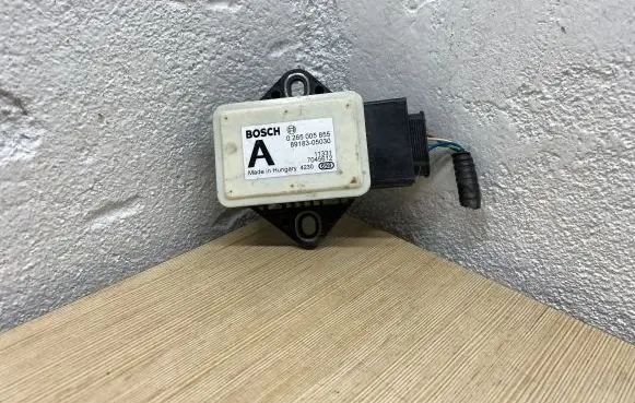 Toyota Avensis T250 ESP acceleration yaw rate sensor 0265005855 8918305030