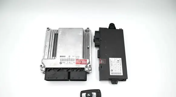 BMW 5 E60 E61 Engine ECU kit and lock set 7811151 13617811151 0281015130