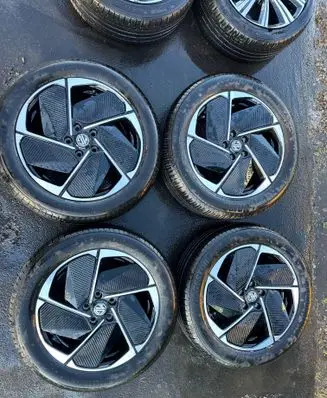 MG HS R18 alloy rim 