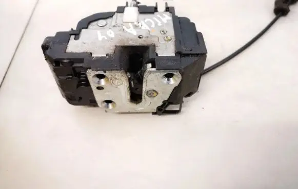 Nissan Note (E11) Rear door lock