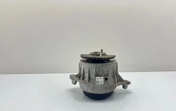Mercedes-Benz E W238 Engine mount bracket A2132400500