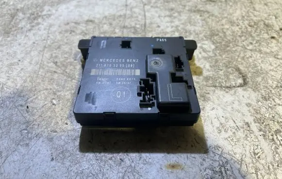 Mercedes-Benz E W211 Door control unit/module 2118703385 00406075