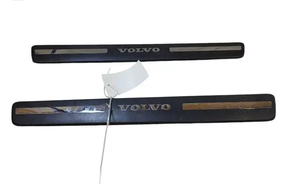 Volvo XC60 Front sill trim cover 31349002