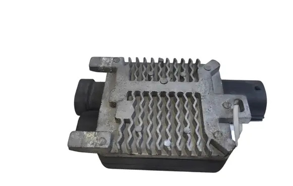 Coolant fan relay