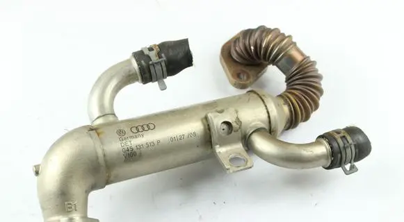 Skoda Fabia Mk2 (5J) EGR valve cooler 045131513P