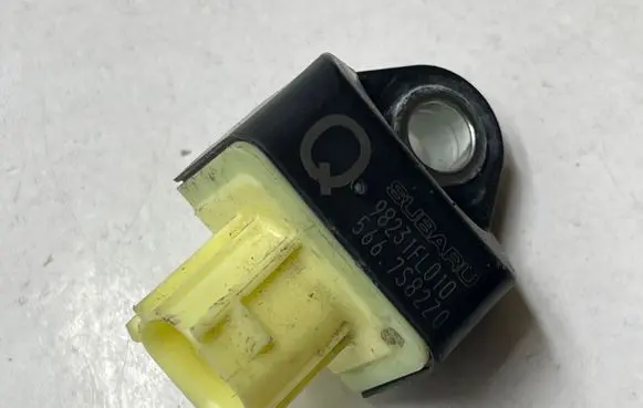 Subaru XV II Airbag deployment crash/impact sensor 98231FL010 5667S8SZ0