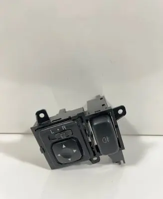 Mitsubishi Pajero Wing mirror switch MR190956 0780D4 C8NC09M