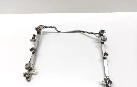 Mercedes-Benz E W211 Fuel main line pipe A2720700995