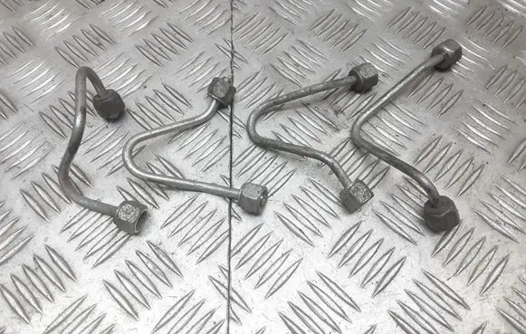 Nissan Qashqai Fuel injector supply line/pipe 
