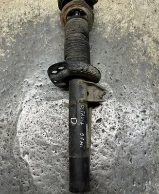 Skoda Octavia Mk2 (1Z) Front shock absorber/damper