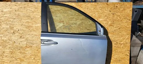 KIA Carnival Front door