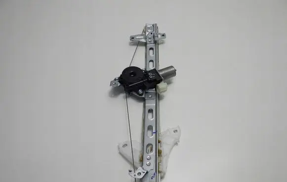 Suzuki SX4 S-Cross Front door window regulator with motor 8343061M10