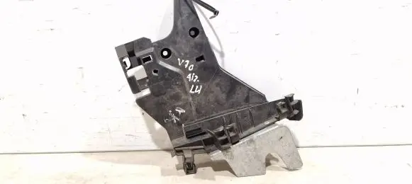 Volvo V70 Rear door exterior handle/bracket 08663908