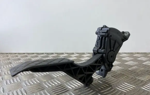 Volkswagen Transporter - Caravelle T5 Accelerator throttle pedal 7H1723503