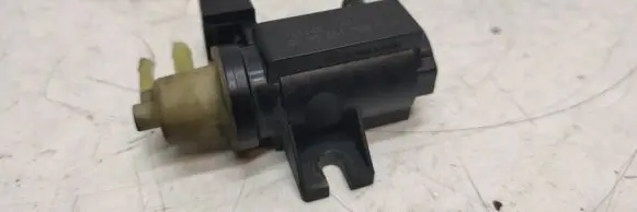 Mercedes-Benz A W169 Vacuum valve A0061536628 07T101 70078202