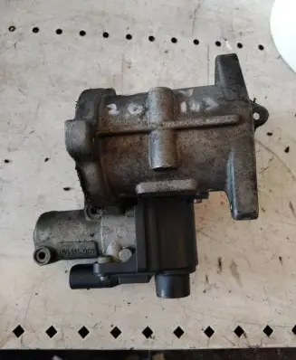 Volkswagen Golf V Throttle valve 03G129637A