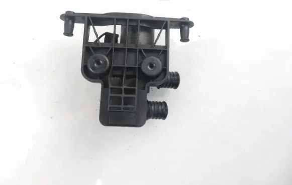 BMW 5 E39 Coolant heater control valve 8379921