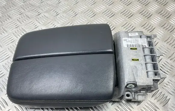 Audi SQ7 Armrest 4M0864207AE 4M0864207