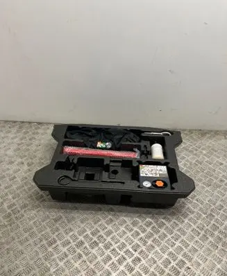 Suzuki Vitara (LY) Tool set 7549161M00