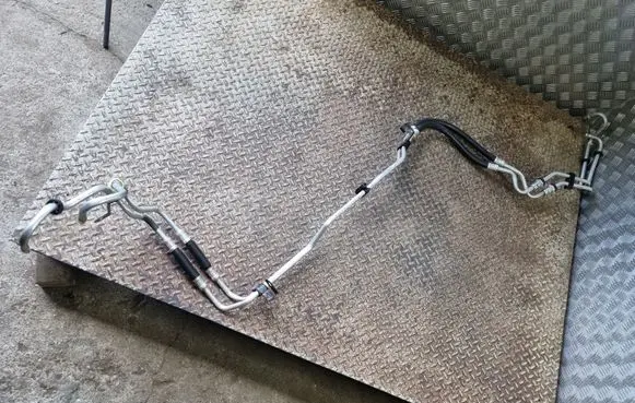 Ram 1500 Gearbox oil cooler pipe/hose 