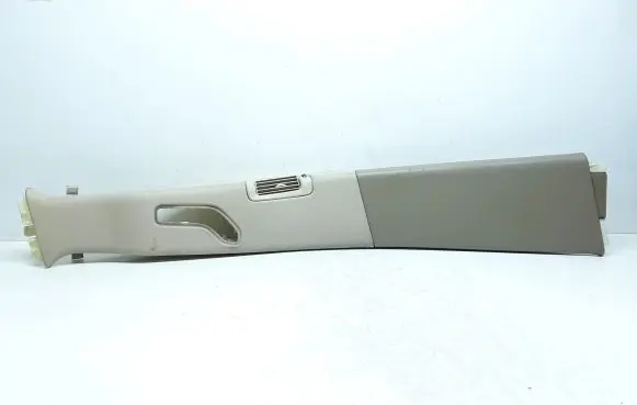 Volvo XC90 (B) pillar trim (top)