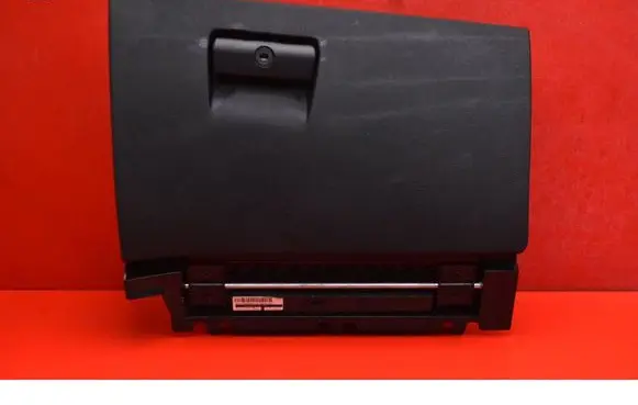 BMW X3 E83 Glove box