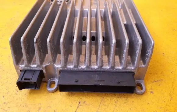 Mercedes-Benz E C207 W207 Sound amplifier A2129007108