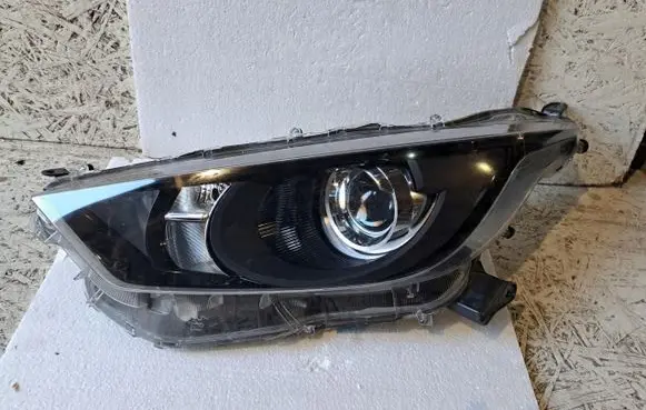 Toyota Yaris XP210 Headlight/headlamp