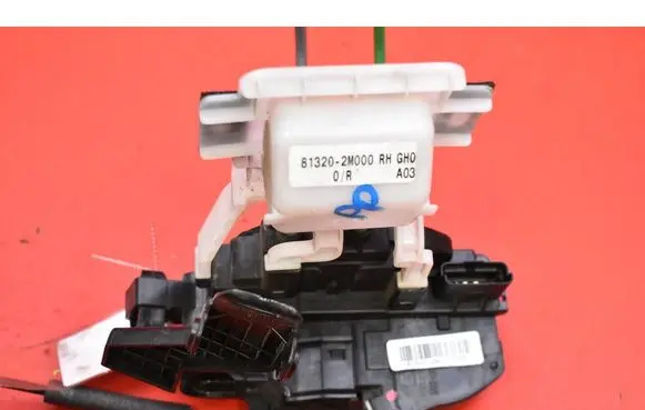 Hyundai Genesis Front door lock 813202M000