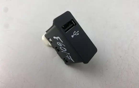 Mini Cooper Countryman F60 USB socket connector 6820397