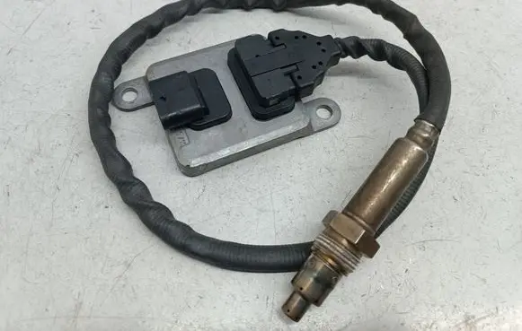 Mercedes-Benz C W205 Lambda probe sensor A0009051512 0009051512