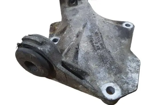 Audi A6 S6 C4 4A Gear shift cable bracket 4A0713125