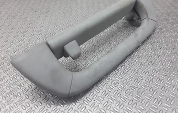 Mercedes-Benz S W220 Rear interior roof grab handle 2208100551