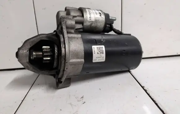 Mercedes-Benz Vito Viano W639 Starter motor 0001109014