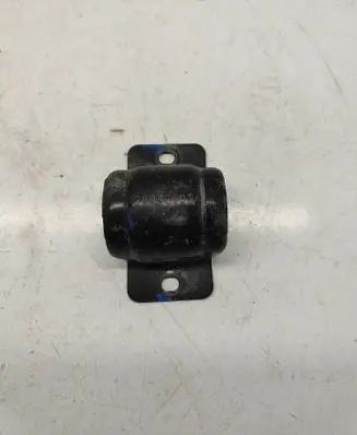 Chevrolet Camaro Sway bar bush bracket, front 20936092