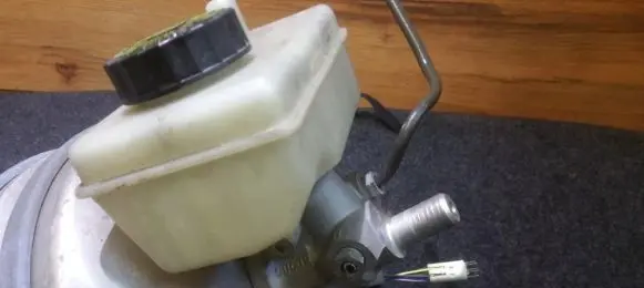 Mercedes-Benz S W220 Master brake cylinder