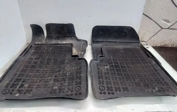 Nissan Note (E11) Car floor mat set 