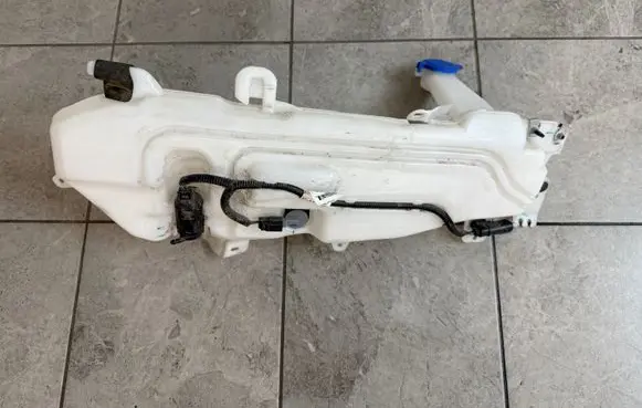 Volkswagen Amarok II Windshield washer fluid reservoir/tank N1WB17618AD