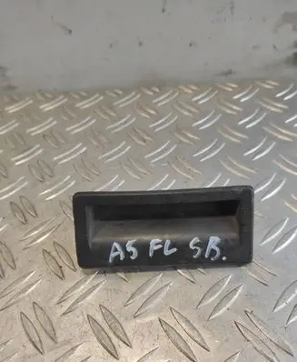 Tailgate opening switch