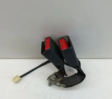 Subaru Outback (BS) Middle seatbelt buckle (rear) 