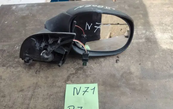 Citroen C3 Front door electric wing mirror 984651