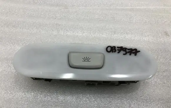 Audi A5 8T 8F Headlining lighting console trim 8T0947111