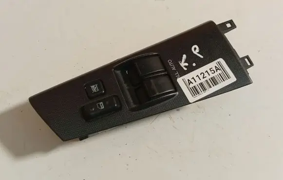 Toyota Corolla E120 E130 Electric window control switch 8242B0URB0N