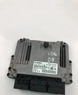 Peugeot 2008 I Engine control unit/module ECU 9808016480 0281030548