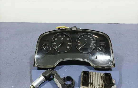 Opel Zafira A Engine control unit/module ECU 55351752
