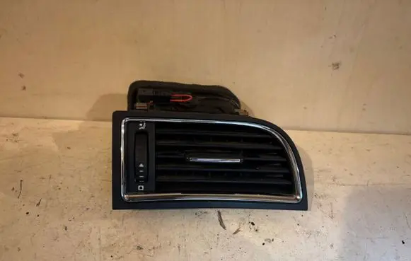 Skoda Superb B6 (3T) Dashboard side air vent grill/cover trim 3T0819702