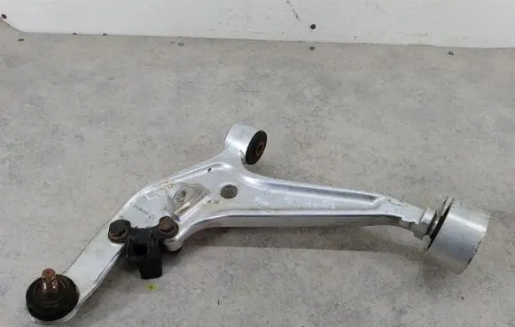 Nissan X-Trail T30 Front control arm 