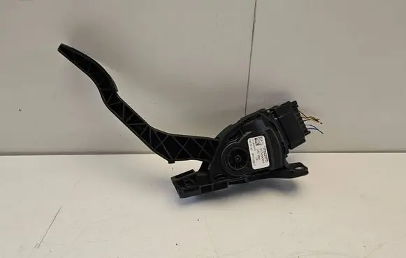 Volvo V60 Accelerator throttle pedal 31329061 6PV01083417 C95YE03