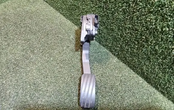 Renault Master III Accelerator throttle pedal 180101626R